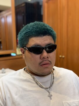 ミリオンバックス 神田店(Million Bucks) ボウズ