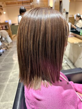 ブロス ザ ヘアー(bros.THE HAIR) 極細ハイライトで、艶髪美人