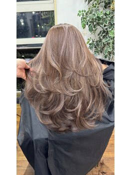 リズ オブ ヘアー(Lis of hair)の写真/大人女子へ贈る、上品で清楚な美しさ。こだわりのメニューで自信あふれる毎日を応援します☆
