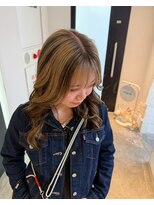 グッドフェローズ キタホリエ(GoodFellas kitahorie)&nbsp;レイヤーカットで魅せる大人ハイトーンウェーブブリーチ艶感