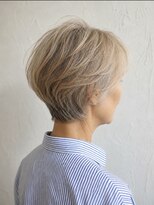 ウル(ulu)&nbsp;ハイライト　名東区　ショート　レイヤー　　白髪ぼかし