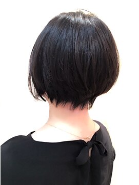 レンジシキチジョウジ (RENJISHI KICHIJOJI) 自然な前下がりボブ バック【RENJISHI】