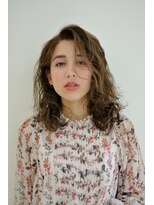 ミューズ バイ ケンジ(MUSE by KENJE) ウェーブパーマ × ミディアム × 大人スタイル