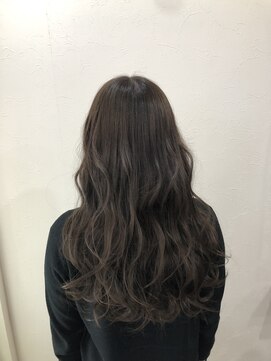 リズ オブ ヘアー(Lis of hair) ロング☆グレージュ