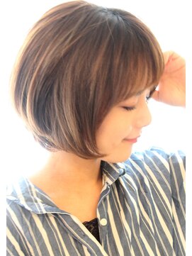 レウナ 外苑前(Reuna) ３０代４０代人気シルエットが綺麗な小顔ショートボブ