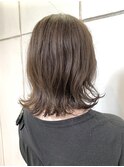 外ハネミディ×9トーンプラチナベージュ 市毛裕也