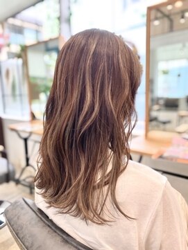 志治幸佳 デザインカラーから白髪隠しまで楽しめるメッシュ L ノチ Noci のヘアカタログ ホットペッパービューティー