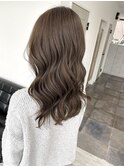 オリーブベージュ
