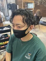 モーブ(MAUVE)&nbsp;ツイストスパイラルパーマメンズマッシュツーブロック刈り上げ