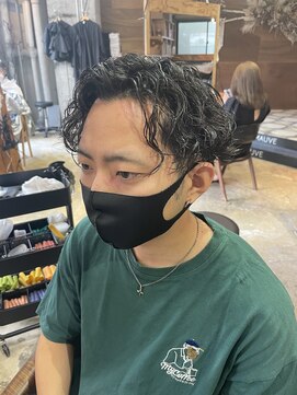 モーブ(MAUVE) ツイストスパイラルパーマメンズマッシュツーブロック刈り上げ