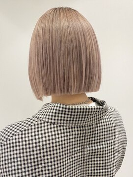 ベレーザシェルト(Beleza scelto) 3217グクマッシュボブウザバングビビッドカラー耳だしショート