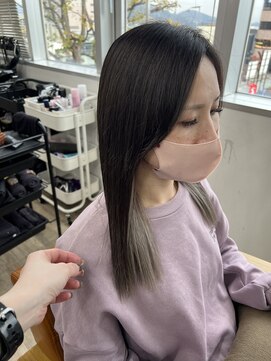 ルチナ 秦野(Lucina) インナーカラー/ホワイトベージュ