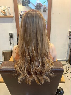 アイノベル(‘Inovel’) ハイライト×ベージュ