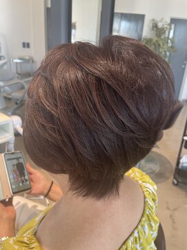 コームヘア(ko-mu hair) くびれショート