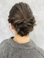 タイ(～tie.)&nbsp;編み込みシニヨン