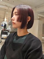 ストレータ バイ マリオ(Strata by mario)&nbsp;ステップボブ姫カットチェリーレッドモードスタイルツーブロック