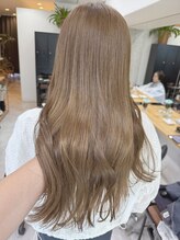 ディーエックス スリー(Dxxxx III)&nbsp;ブリーチなしミルクティーベージュ イルミナカラー 透明感カラー