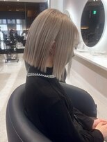 トーン(TONE)&nbsp;切りっぱなしボブ×ミルクティーベージュ/10代20代30代