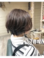 リラ バイ クオーレ(LIRA by CUORE)&nbsp;パープルベージュ×大人ショートボブ