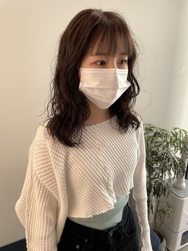 トレス(TRESS) ウェーブヘア　オリーブベージュ　前髪ぱっつん