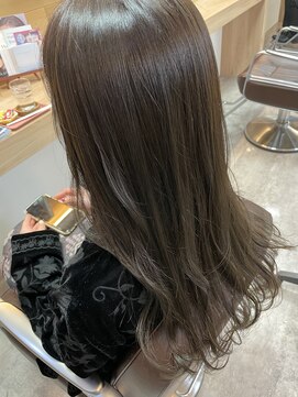 キュオンシア(CUEON. ciea) オリーブグレージュ