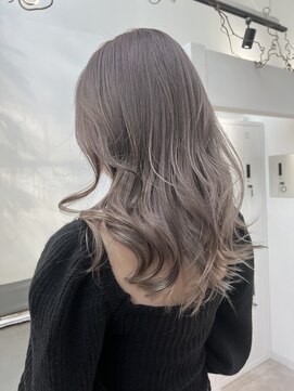 シェリ ヘアデザイン(CHERIE hair design) ホワイトグレージュ