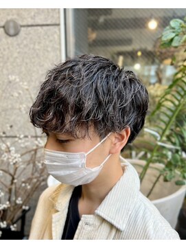 カスミ 霞(KASUMI) ラフ波巻きマッシュスタイル。 20代/30代/波巻き/大学生