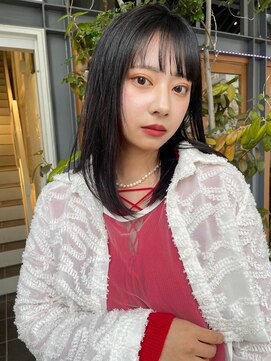 ラパンセベージュ(LA PENSEE BEIGE) ストレートミディ