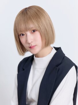ミチオ ノザワ ヘアサロン ギンザ(Michio Nozawa HAIR SALON Ginza) サラツヤなボブ。柔らかいベージュカラー。