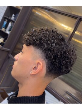 バーバーショップ ライズ(Barber Shop RAIzE) カーリーパーマ×テーパーフェード