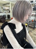 ホワイトシルバーケアブリーチダブルカラーハイトーンボブ