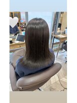 ワンカラーで暗めオリーブブラウン〇