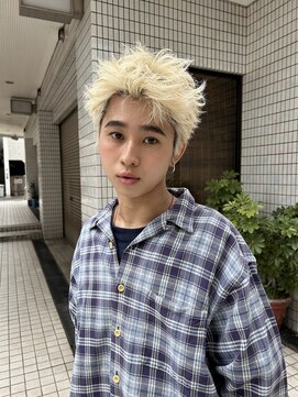 ヒュージ 表参道(huge) ブロンドスパイキーショート/イメチェン/刈り上げなし/眉毛