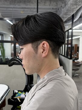 ニコ トウキョウ ロジック(nico TOKYO Logic) メンズセンターパート曲がる縮毛矯正