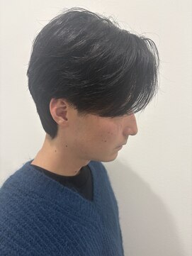 ヒュイル バイ ニアウ(Hwyl by Niau) MEN’S HAIRセンターパートスパイラルパーマニュアンスパーマ