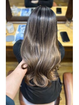 ミルクティーベージュ×艶ハイライト