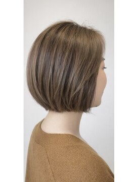 ハイク(HYKE) 首元すっきり丸みショートボブ