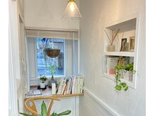ミロワール(miroir)の雰囲気(店内待合スペース)