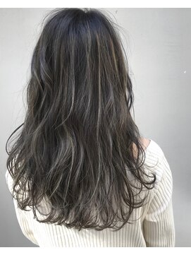 スピンヘアワークス(Spin Hair Works) 地毛風カラー×細ハイライト