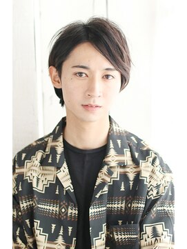 シュシュット(chouchoute) ツイストスパイラルコンマヘアスキンフェードセンターパート/004