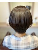 ナチュラルストレート × ショートボブ