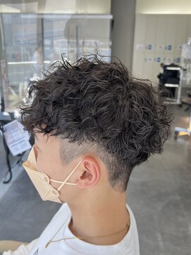 バース バイ ハピネス(BIRTH by happiness) ツイストスパイラルパーマツイストパーマメンズマッシュパーマ