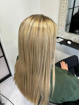 ボンズサロン(BONDZSALON) 外国人風ハイライト×バレイヤージュ【麻布十番駅/六本木駅】