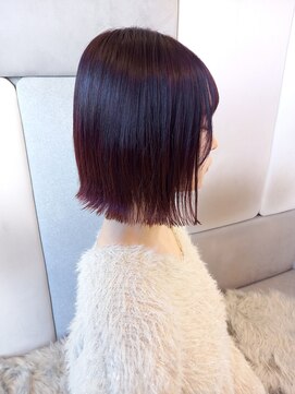 アナ ラーナ(Anna Lanna) 切りぱっなしボブはこれで決まり×ラベンダーチェリー