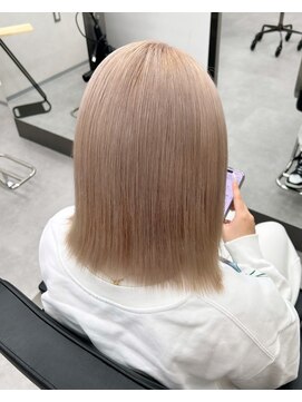 クム 横浜(qumu) 【qumu MARIKO】ホワイトベージュ×ケアブリーチ