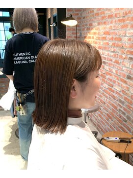 オーガニック アトリエ 大宮(organic+atelier) 20代30代艶感ストレート髪質改善カラーミルクティーベージュ