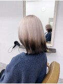 ホワイトベージュのルーツカラー