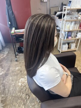 イロ(iro) 上品なコントラストハイライトカラー