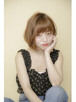 アフロディーテ ギンザ 秋葉原店(APHRODITE GINZA)&nbsp;ミディアム/デザインカラー/シルキーベージュ/斜めバング/秋葉原