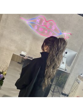 キッススワン(KISS SWAN) ふわふわめろめろロングポニーテール